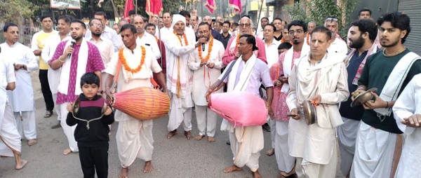 हर तरफ हरि बोल की मची धूम, कार्तिक मास में प्रभातफेरियों का दाैर जारी 