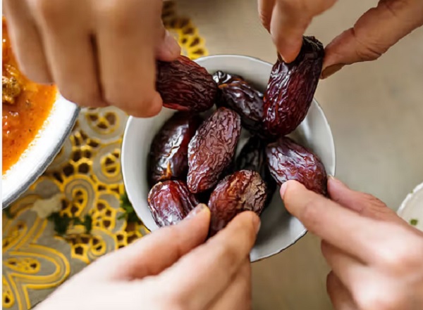 खजूर खाना सेहत के लिए अच्छा या बुरा, जानिए अहम जानकारी