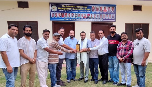 जालंधर प्रोफेशनल फोटोग्राफर्स एसोसिएशन ने 187वां वर्ल्ड फोटोग्राफी डे मनाया