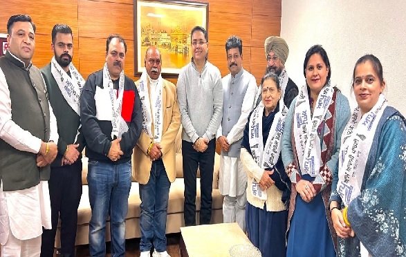 जालंधर में कांग्रेस को झटका, भोगपुर नगर पंचायत के 8 कांग्रेसी सदस्य ‘आप’ में शामिल