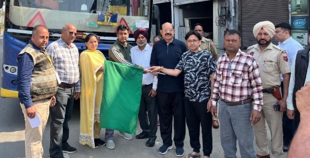 मुख्यमंत्री तीर्थ यात्रा योजना के तहत बस रवाना