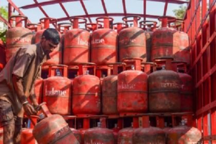 सिलेंडर बुकिंग के इस नियम में बदलाव, पढ़ें क्या है नया अपडेट