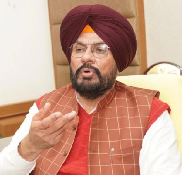 विपक्ष पंजाब के लोगों को गुमराह करने के लिए 10 लाख रुपये की स्वास्थ्य योजना के बारे में गलत प्रचार कर रहा है: डॉ. बलबीर सिंह