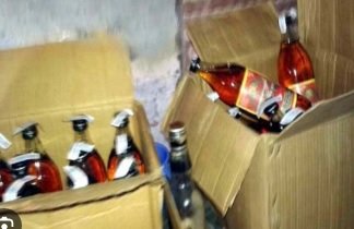 आबकारी विभाग द्वारा छापेमारी, 24 बोतलें शराब समेत व्यक्ति गिरफ्तार