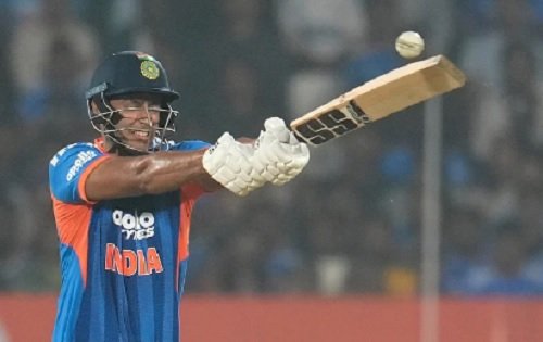 इस खिलाड़ी ने पलटी मैच की बाजी, आखिरी ओवर में बनाए इतने रन