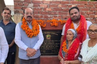 10 लाख से पंजपीर कॉलोनी में पानी की पाइपें डालने के कार्य का शुभारंभ