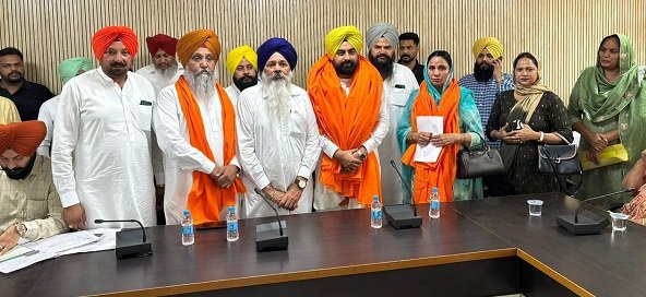 अंगद दीप सोहल सर्वसम्मति से बने तरनतारन ज़िला परिषद के चेयरमैन