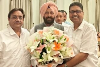नवनियुक्त प्रदेश अध्यक्ष केवल सिंह ढिल्लों से मिले भाजपा प्रदेश महामंत्री राकेश राठौर