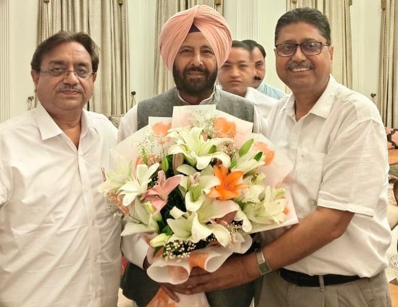नवनियुक्त प्रदेश अध्यक्ष केवल सिंह ढिल्लों से मिले भाजपा प्रदेश महामंत्री राकेश राठौर