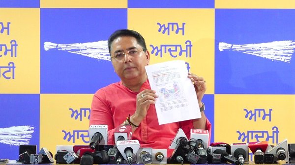 चुनाव से पहले अपने राजनीतिक विरोधियों को डराने के लिए भाजपा ईडी की रेड, चुनिंदा लीक और मनगढ़ंत कहानियों का इस्तेमाल कर रही: अमन अरोड़ा