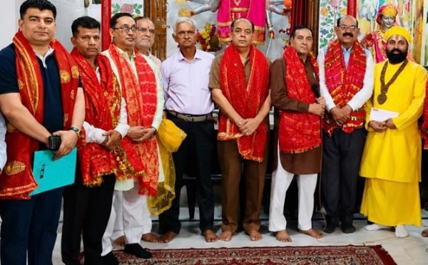 केबिनेट मंत्री मोहिंदर भगत ने सतगुरु बावा लाल दयाल आश्रम को दिया 3 लाख रुपए का अनुदान