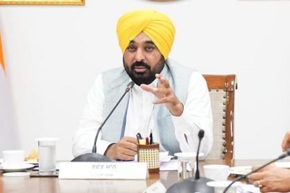 अब पंजाब में सरकारी कर्मचारी ठेके पर नहीं रखे जाएँगे और पुराने ठेके के कर्मचारियों को पक्का किया जाएगा