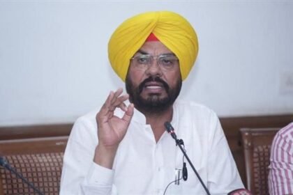 मोदी सरकार डोनाल्ड ट्रंप के आगे झुकी, देश के हित अमेरिका के हाथों गिरवी रखे: कुलदीप धालीवाल
