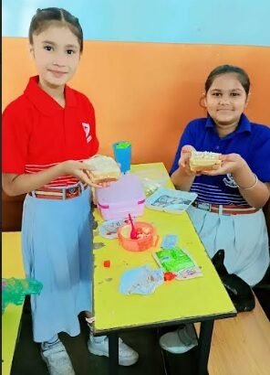 सेंट सोल्जर डिवाइन पब्लिक स्कूल, न्यू डिफेंस कॉलोनी में मनाया गया ‘नो बैग डे’