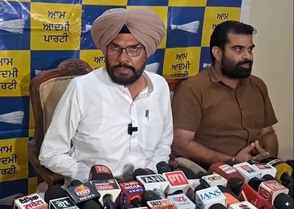 रवनीत बिट्टू का व्यवहार शर्मनाक, घमंडी और पूरी तरह अस्वीकार्य: कुलदीप सिंह धालीवाल