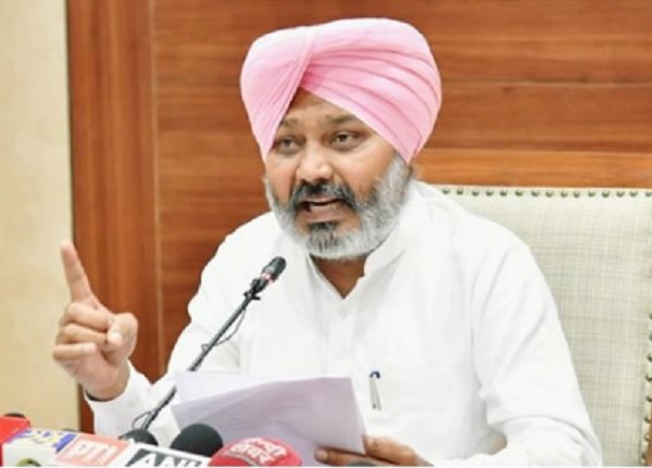 पंजाब सरकार से बातचीत के बाद सफाई कर्मचारियों ने वापस ली हड़ताल : हरपाल चीमा