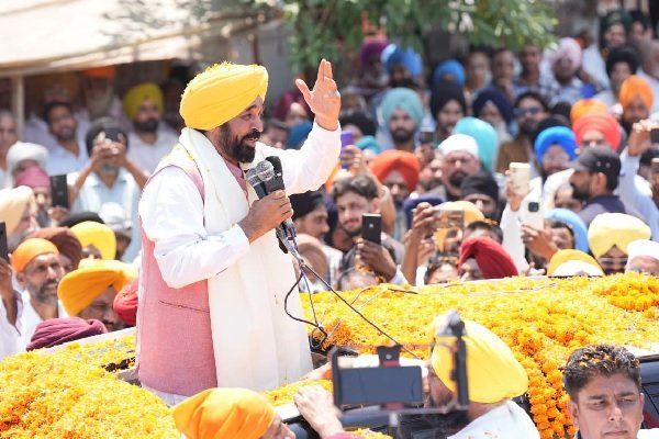 अगर अब किसी ने श्री गुरु ग्रंथ साहिब जी की बेअदबी की हिम्मत की तो उसे अपनी पूरी जिंदगी जेल में बितानी पड़ेगी : भगवंत मान