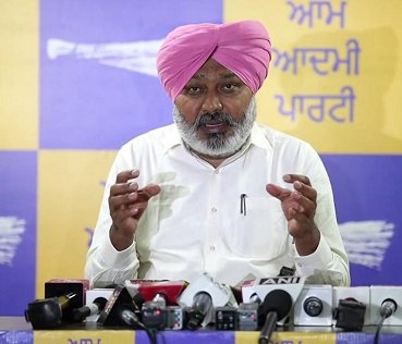 भाजपा विरोधी सरकारों को कुचलने के लिए ईडी, सीबीआई और चुनाव आयोग का उपयोग कर रही है: हरपाल सिंह चीमा