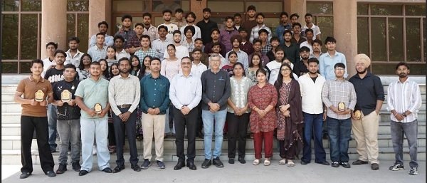 दोआबा कॉलेज के डीसीजे कॉलिजिएट सी.सै. स्कूल के विद्यार्थियों का नतीजा 99.58 प्रतिशत रहा