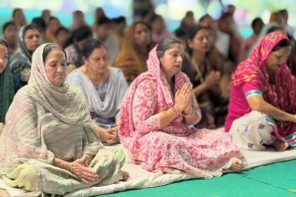 दिव्य ज्योति जाग्रति संस्थान द्वारा  बिधिपुर आश्रम में साप्ताहिक सत्संग समारोह करवाया