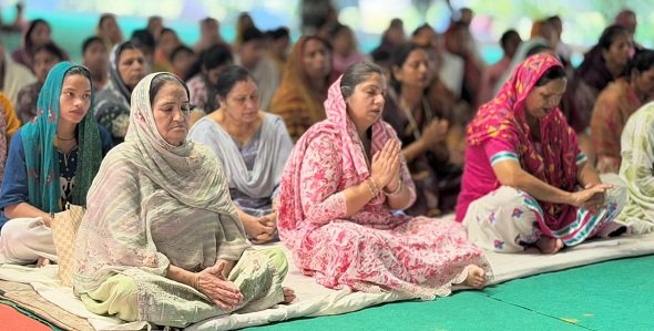 दिव्य ज्योति जाग्रति संस्थान द्वारा  बिधिपुर आश्रम में साप्ताहिक सत्संग समारोह करवाया