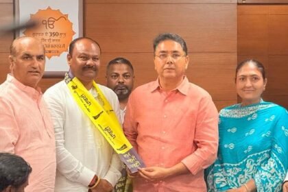 सीनियर भाजपा नेता जॉर्ज सागर सैकड़ों साथियों के साथ आप में हुए शामिल