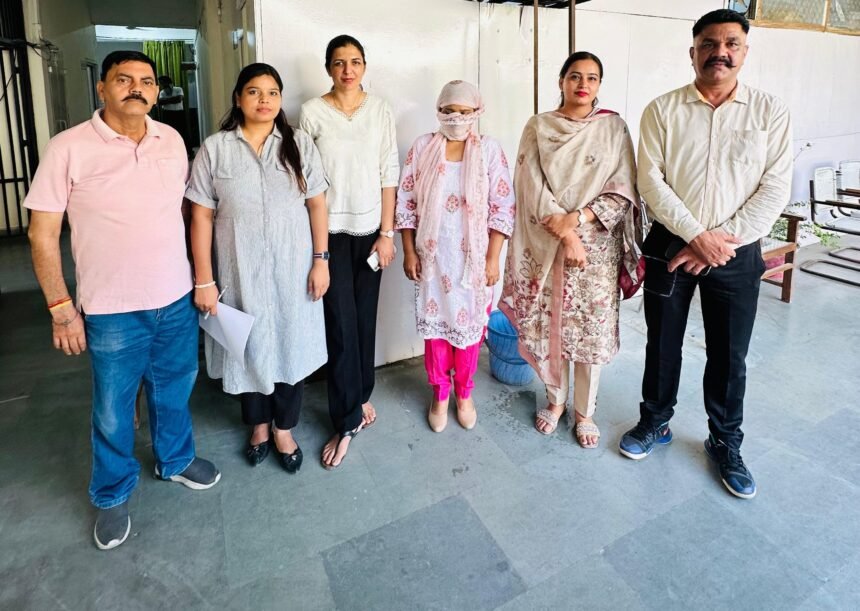 20,000 रुपये रिश्वत लेते हुए सब-इंस्पेक्टर को विजिलेंस ब्यूरो ने रंगे हाथ गिरफ्तार किया